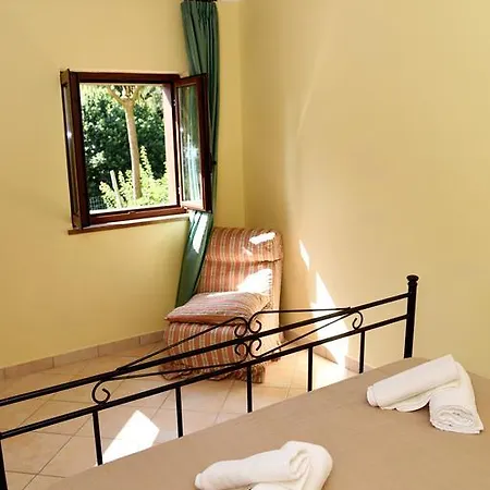Alloggio per agriturismo San Leonardo Centola